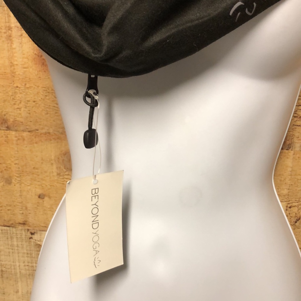 Beyond Yoga Pocket Infinity Scarf - Picture 6 of 13